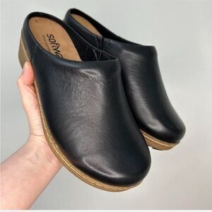 Women’s Clogs